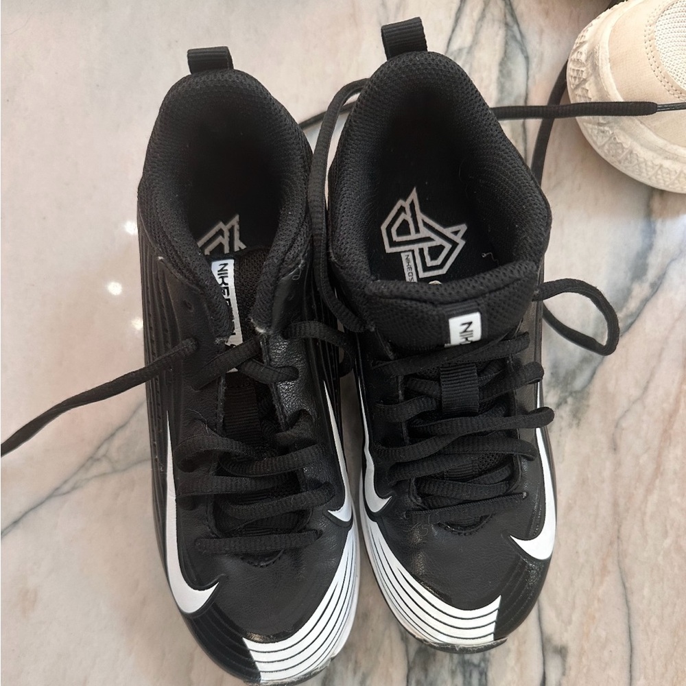 Nike Vapor Low Top Baseball Cleats White/black Youth Size 1